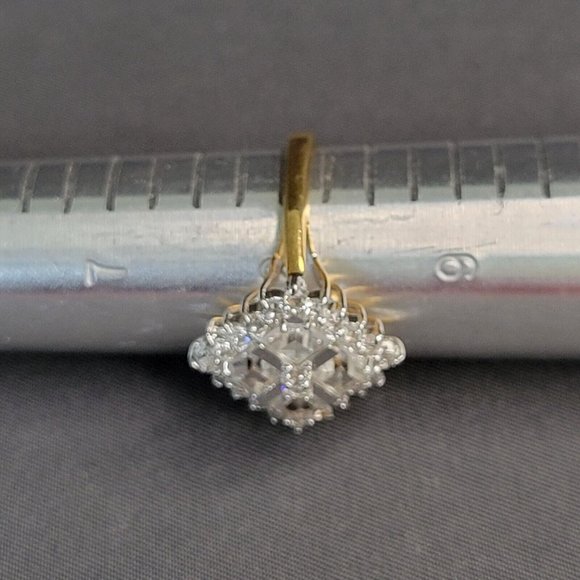 Womens Gold Tone White Rhinestones Diamond Shape Cluster Fashion Ring Size 8 - Picture 6 of 6